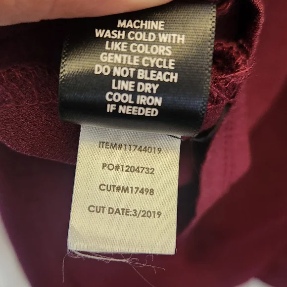 Torrid Burgundy Lace Fitted Blouse Short Sleeve - Picture 12 of 12